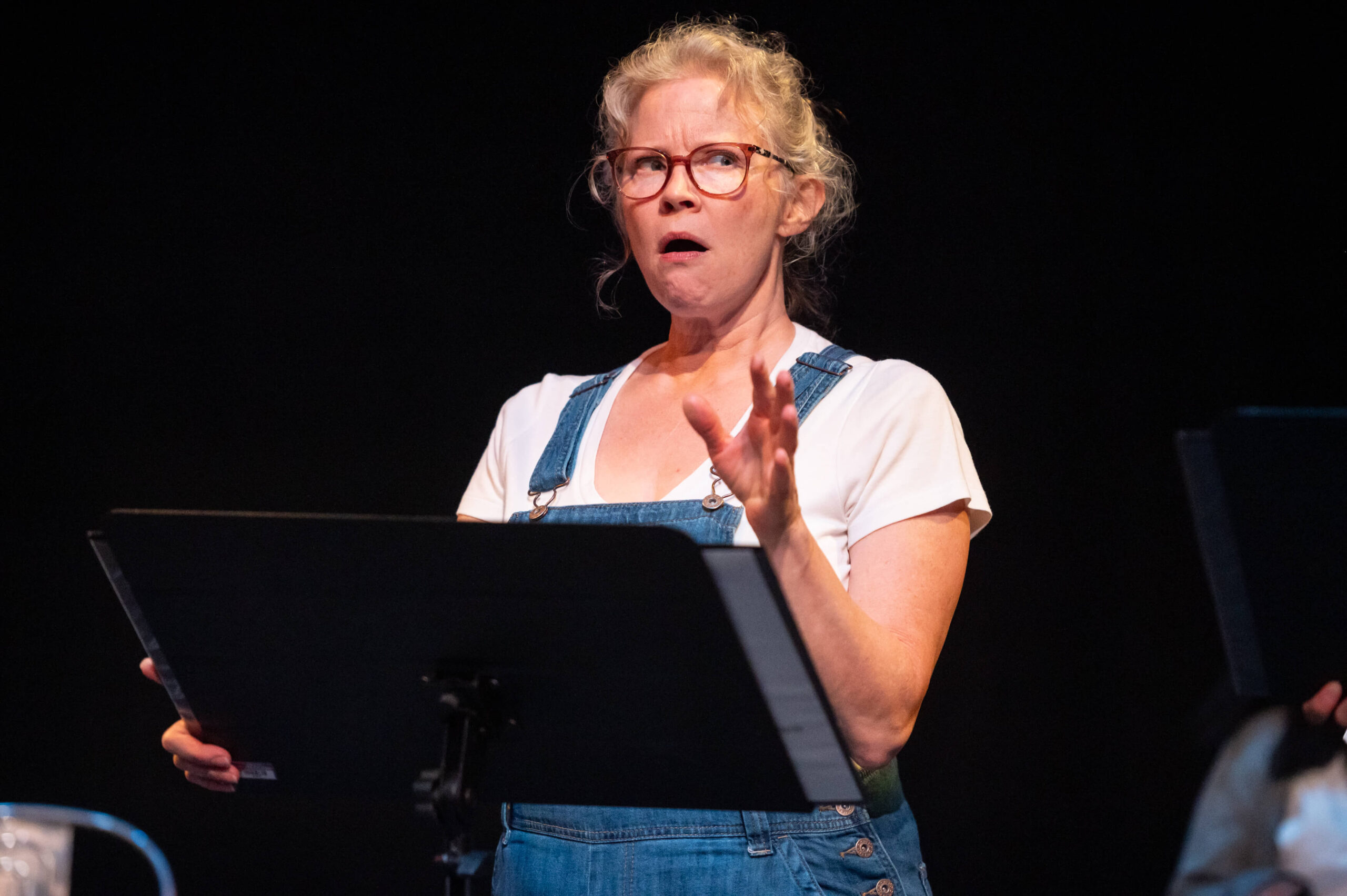 How to Supervise Women — Lou Clyde · Jennifer Robertson Photography